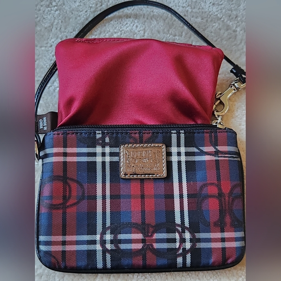 Coach Poppy Red Black Navy Shimmering Tartan Plaid Wristlet Wallet Purse EUC - Picture 3 of 10